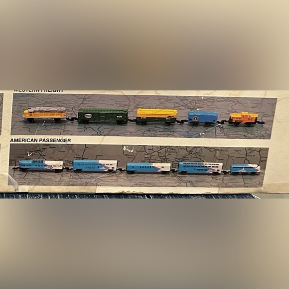Vintage Micro Machines American Passenger Train Set - Picture 6 of 8